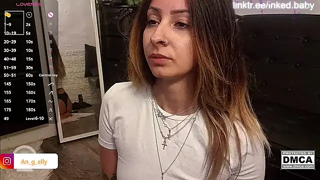 Snapshot of An_g_elly chatting on September 10, 2025, 10:21 pm An g elly online show from September 10, 2025, 10:21 pm