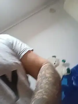 Snapshot of LucianM6 chatting on November 23, 2025, 6:46 am LucianM6 online show from November 23, 2025, 6:46 am