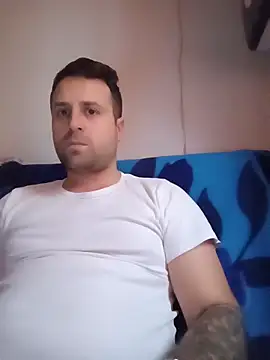 Snapshot of LucianM6 chatting on December 1, 2025, 12:54 pm LucianM6 online show from December 1, 2025, 12:54 pm