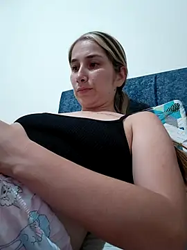 Iris love18 online show from February 11, 2026, 3:11 am