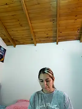 Iris love18 online show from April 16, 2026, 4:30 pm