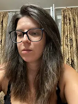 NadiraNoor online show from July 7, 2026, 11:42 pm