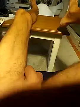 Snapshot of Fred_bo chatting on October 23, 2025, 4:01 am Fred bo online show from October 23, 2025, 4:01 am