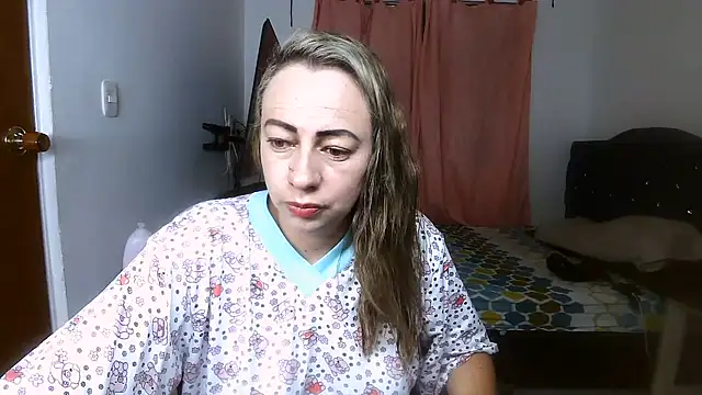Snapshot of Chanel_87xxx chatting on August 3, 2026, 10:43 am Chanel 87xxx online show from August 3, 2026, 10:43 am