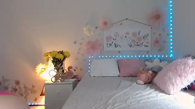 Snapshot of Poisson_Eva chatting on April 23, 2026, 10:34 pm Poisson Eva online show from April 23, 2026, 10:34 pm