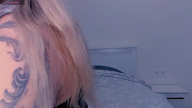 Snapshot of MeowRinnie chatting on September 13, 2025, 10:48 am MeowRinnie online show from September 13, 2025, 10:48 am