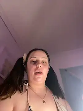 Snapshot of milkyhonybaby chatting on February 8, 2025, 7:48 am milkyhonybaby online show from February 8, 2025, 7:48 am