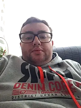 Javier bear online show from March 4, 2026, 2:01 pm