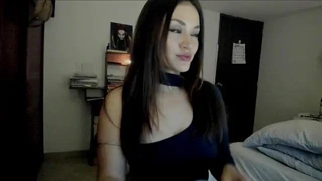 Snapshot of Lucyerobbie chatting on May 10, 2026, 9:42 pm Lucyerobbie online show from May 10, 2026, 9:42 pm