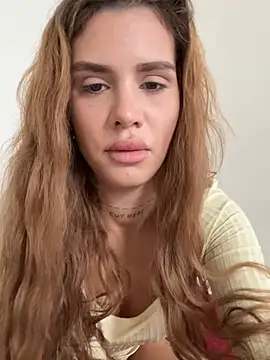 Snapshot of EmiliaCatalina chatting on March 22, 2026, 6:22 pm EmiliaCatalina online show from March 22, 2026, 6:22 pm