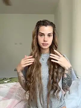 Snapshot of EmiliaCatalina chatting on May 2, 2026, 8:03 pm EmiliaCatalina online show from May 2, 2026, 8:03 pm