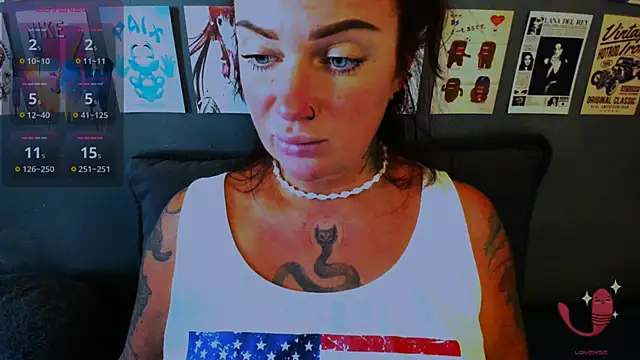 Snapshot of EllieOz chatting on April 10, 2026, 1:16 pm EllieOz online show from April 10, 2026, 1:16 pm