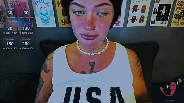 EllieOz online show from May 27, 2026, 4:26 pm