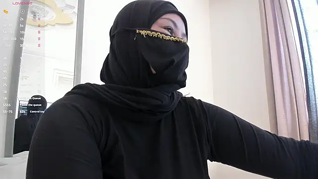 Snapshot of Amina_hafsa chatting on March 22, 2026, 2:42 pm Amina hafsa online show from March 22, 2026, 2:42 pm