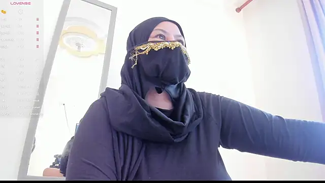 Snapshot of Amina_hafsa chatting on March 31, 2026, 8:09 pm Amina hafsa online show from March 31, 2026, 8:09 pm