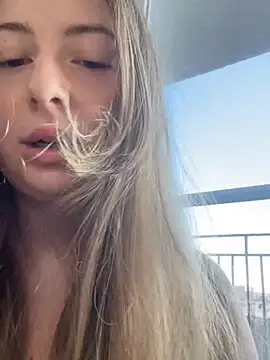 curvyflawless online show from December 14, 2024, 12:01 pm