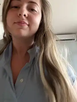 curvyflawless online show from December 22, 2024, 11:54 am