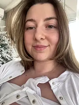 curvyflawless online show from January 29, 2025, 11:41 am