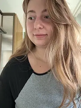 curvyflawless online show from October 11, 2025, 7:18 am