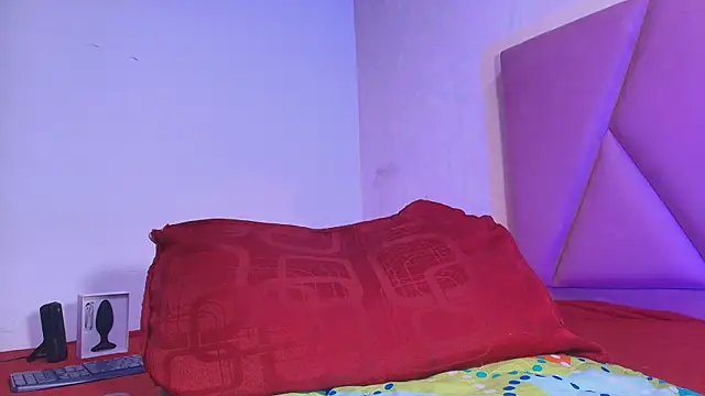 arl chloee online show from October 29, 2025, 3:20 am