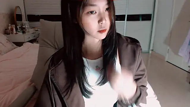 -Lucky Girl online show from February 9, 2026, 12:20 pm