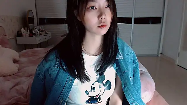 -Lucky Girl online show from March 18, 2026, 2:04 am