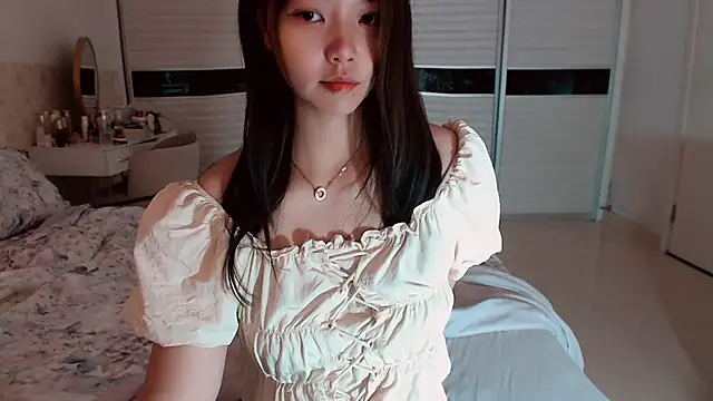 -Lucky Girl online show from July 2, 2026, 3:23 am