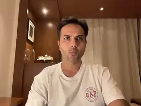 Snapshot of immog727 chatting on December 25, 2024, 5:26 pm immog727 online show from December 25, 2024, 5:26 pm