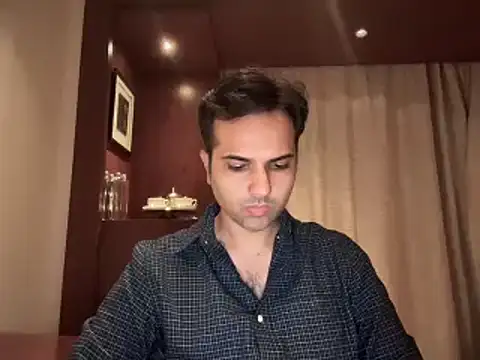 Snapshot of immog727 chatting on December 27, 2024, 3:15 pm immog727 online show from December 27, 2024, 3:15 pm