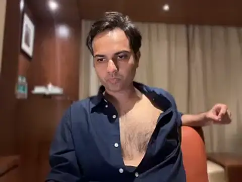 Snapshot of immog727 chatting on February 13, 2025, 5:01 pm immog727 online show from February 13, 2025, 5:01 pm