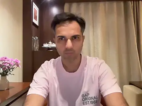 Snapshot of immog727 chatting on March 9, 2025, 4:44 pm immog727 online show from March 9, 2025, 4:44 pm