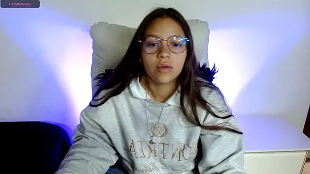 SamanthaRoldaan online show from March 18, 2025, 4:37 pm