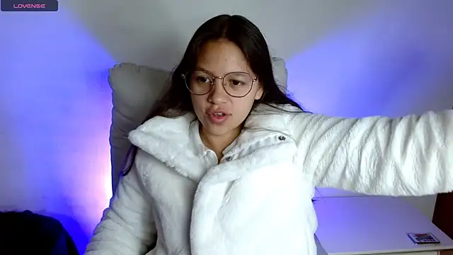 SamanthaRoldaan online show from March 19, 2025, 1:29 pm