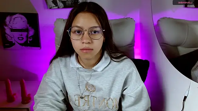 SamanthaRoldaan online show from September 15, 2025, 2:06 pm