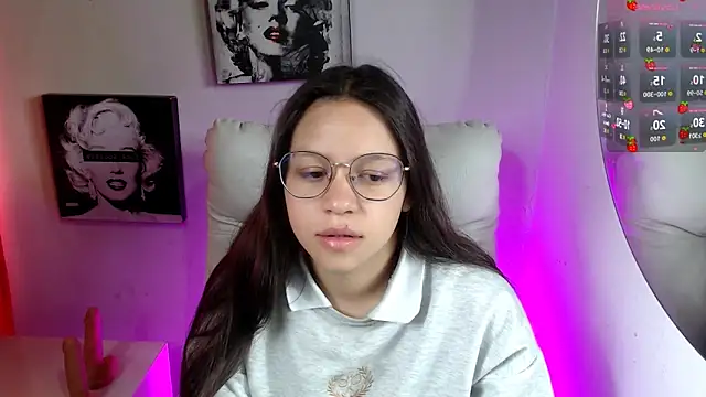 SamanthaRoldaan online show from November 14, 2025, 2:27 pm