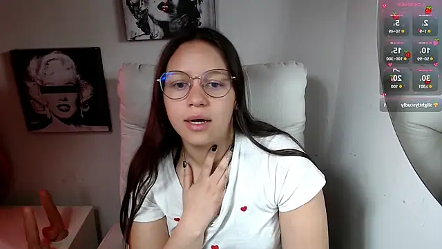 SamanthaRoldaan online show from November 25, 2025, 2:06 pm