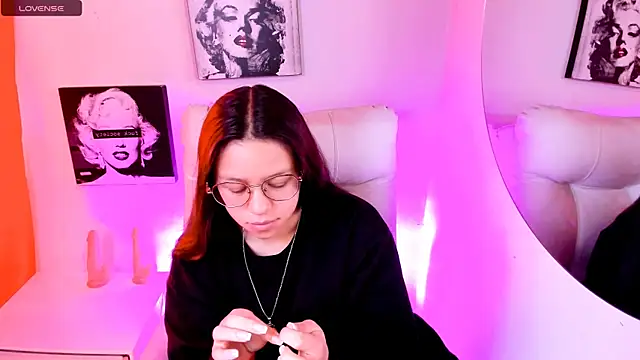 SamanthaRoldaan online show from March 26, 2026, 2:44 pm