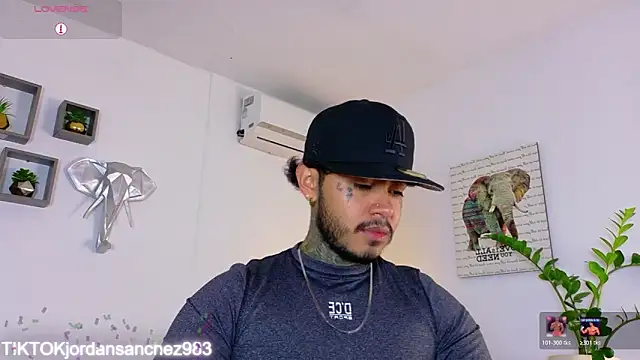 JordanSmiith  online show from February 6, 2026, 8:23 pm