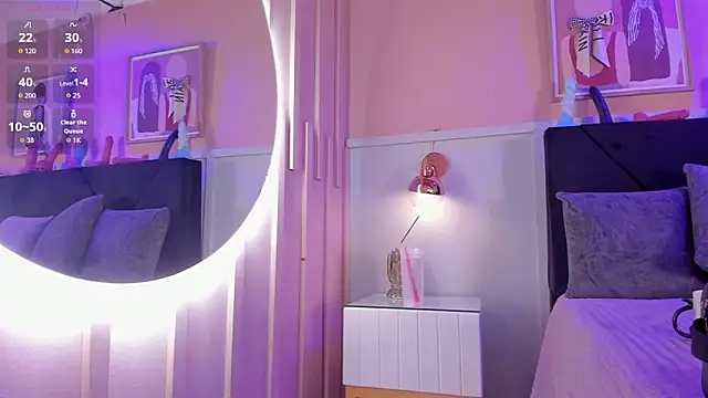 chloe watson  online show from February 4, 2026, 6:14 pm