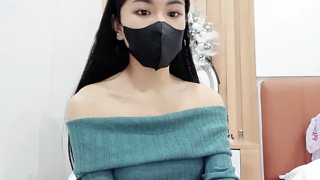 Snapshot of Lita-Julia chatting on January 1, 2025, 8:15 pm Lita-Julia online show from January 1, 2025, 8:15 pm