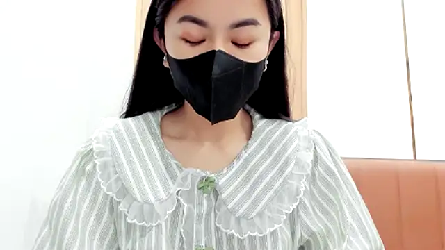 Snapshot of Lita-Julia chatting on February 17, 2025, 9:13 am Lita-Julia online show from February 17, 2025, 9:13 am