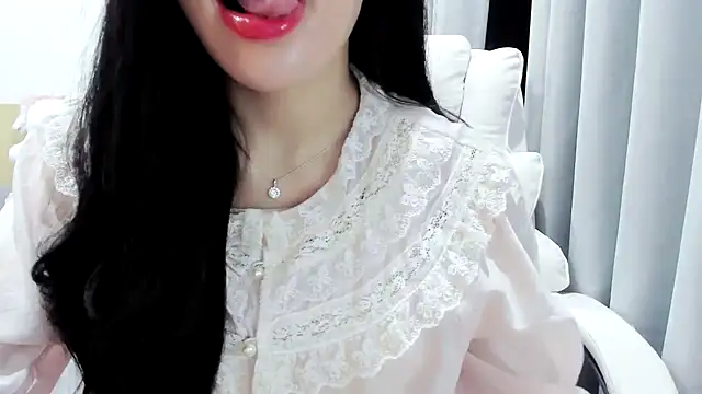 Snapshot of Lita-Julia chatting on November 1, 2025, 7:16 pm Lita-Julia online show from November 1, 2025, 7:16 pm