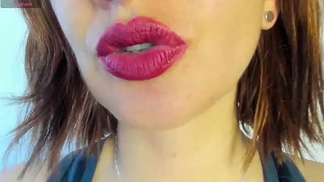 queen fetish online show from April 16, 2026, 3:13 pm