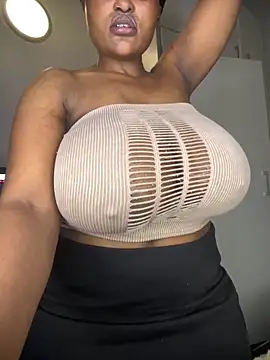 Snapshot of Bustygoddess32 chatting on March 21, 2026, 3:55 am Bustygoddess32 online show from March 21, 2026, 3:55 am