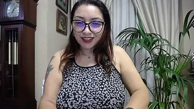 Snapshot of claudia chatting on April 16, 2026, 9:39 pm claudia online show from April 16, 2026, 9:39 pm