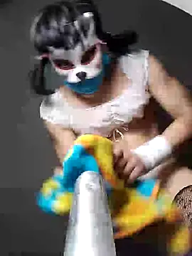 Snapshot of BigAssKi chatting on January 2, 2025, 12:35 pm BigAssKi online show from January 2, 2025, 12:35 pm