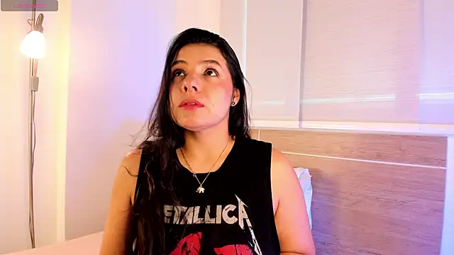Snapshot of miaa_daniels chatting on April 16, 2026, 3:35 pm miaa daniels online show from April 16, 2026, 3:35 pm