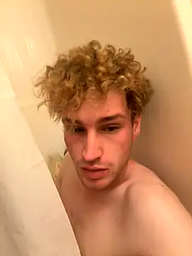 CreamyAustin online show from November 7, 2025, 1:38 am