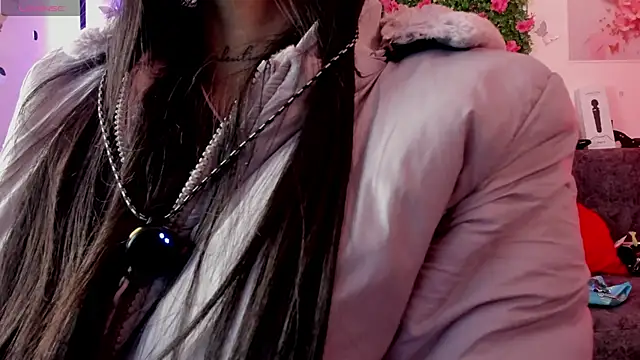 Alaia Asuka online show from September 13, 2025, 12:10 am