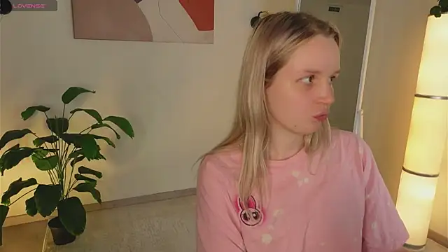 Snapshot of Beatrica_Klein chatting on November 10, 2025, 4:17 pm Beatrica Klein online show from November 10, 2025, 4:17 pm